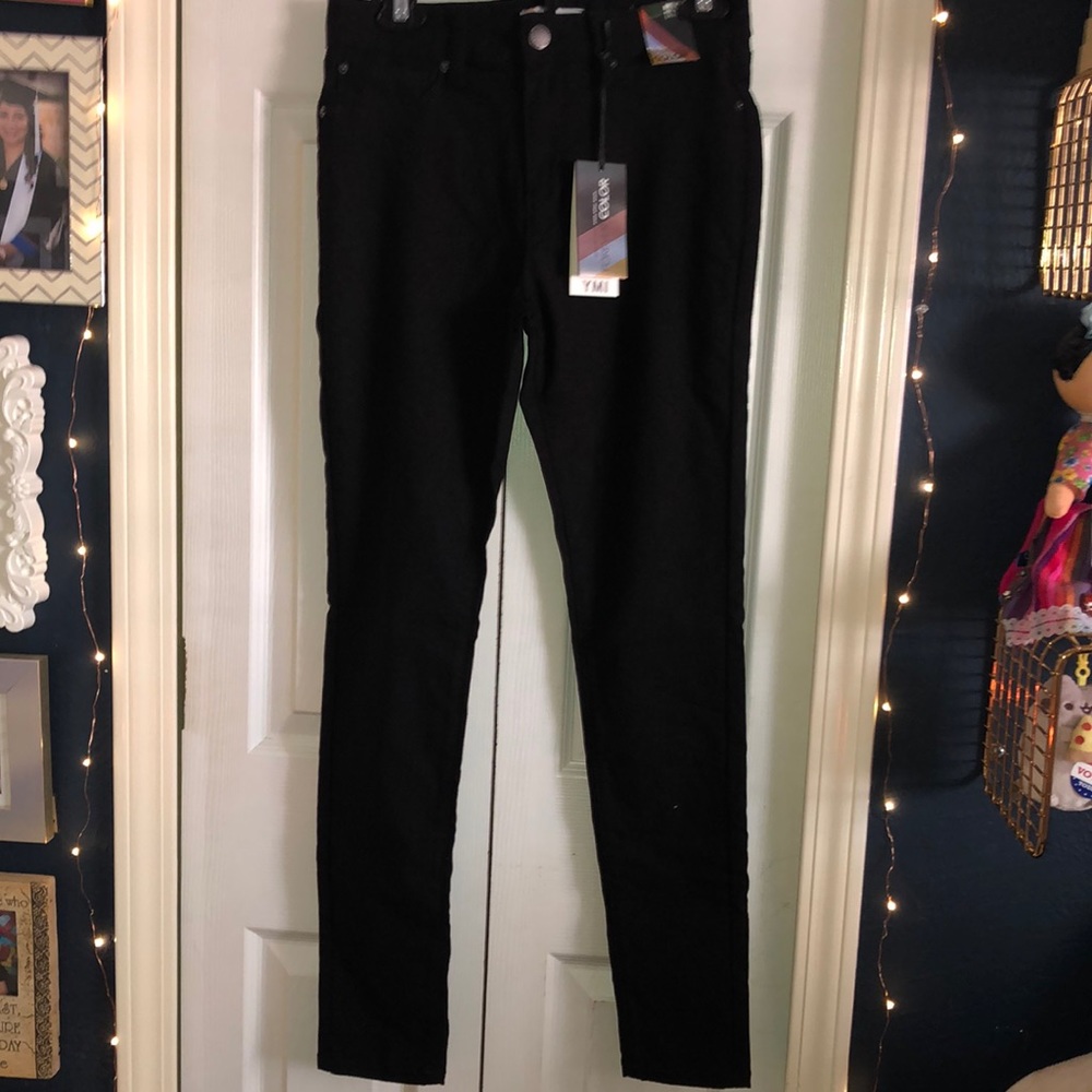 Black, mid-rise skinny jeans